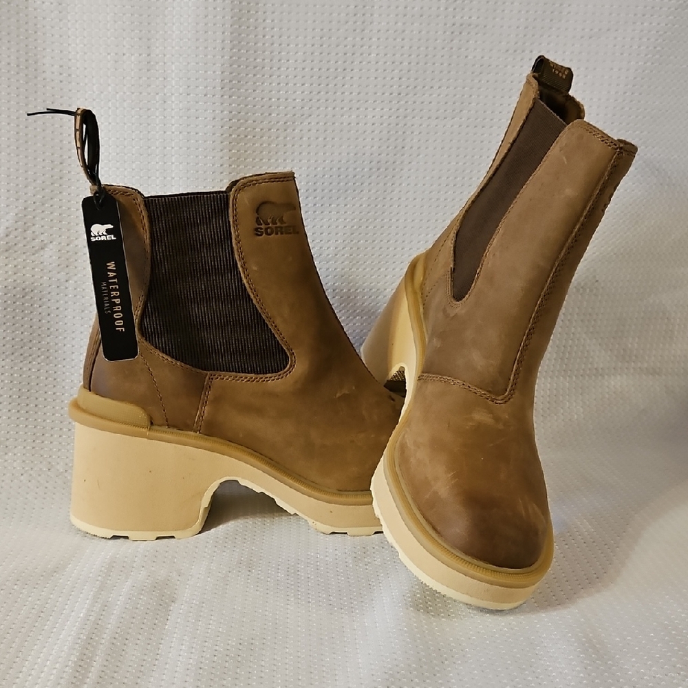 Sorel Women's Brown Nubuck Platform Chelsea Boots